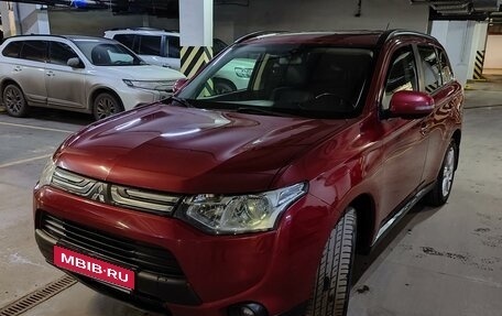 Mitsubishi Outlander III рестайлинг 3, 2013 год, 1 350 000 рублей, 1 фотография