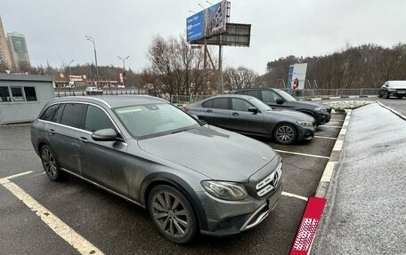 Mercedes-Benz E-Класс, 2017 год, 3 327 000 рублей, 3 фотография