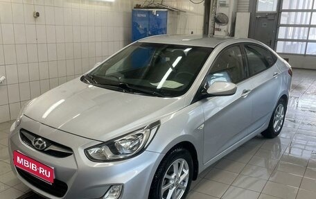 Hyundai Solaris II рестайлинг, 2011 год, 760 000 рублей, 1 фотография