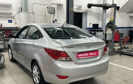 Hyundai Solaris II рестайлинг, 2011 год, 760 000 рублей, 3 фотография