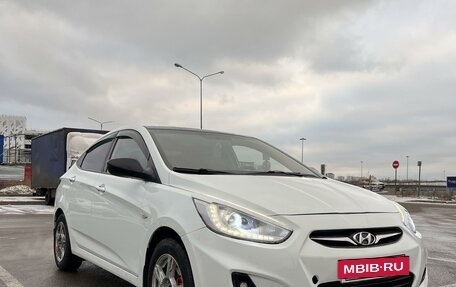 Hyundai Solaris II рестайлинг, 2012 год, 780 000 рублей, 2 фотография