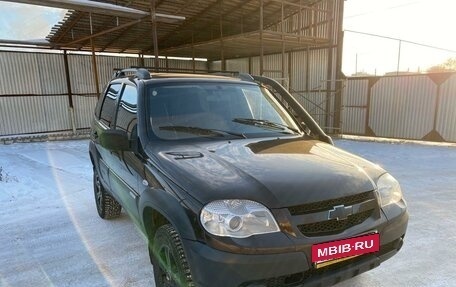 Chevrolet Niva I рестайлинг, 2011 год, 650 000 рублей, 3 фотография