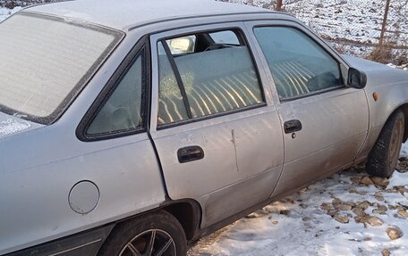 Daewoo Nexia I рестайлинг, 1998 год, 100 000 рублей, 4 фотография