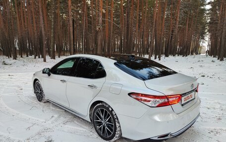 Toyota Camry, 2023 год, 4 200 000 рублей, 10 фотография