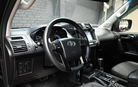 Toyota Land Cruiser Prado 150 рестайлинг 2, 2014 год, 3 995 000 рублей, 13 фотография