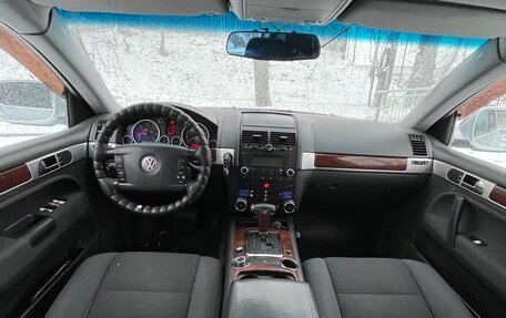 Volkswagen Touareg III, 2004 год, 835 000 рублей, 16 фотография