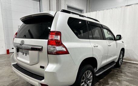 Toyota Land Cruiser Prado 150 рестайлинг 2, 2017 год, 4 075 000 рублей, 6 фотография