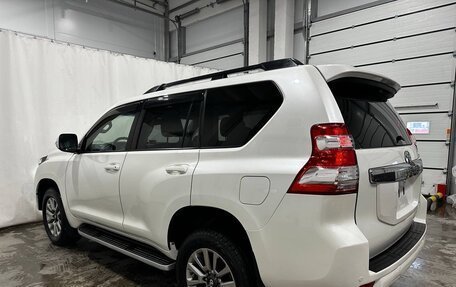 Toyota Land Cruiser Prado 150 рестайлинг 2, 2017 год, 4 075 000 рублей, 5 фотография