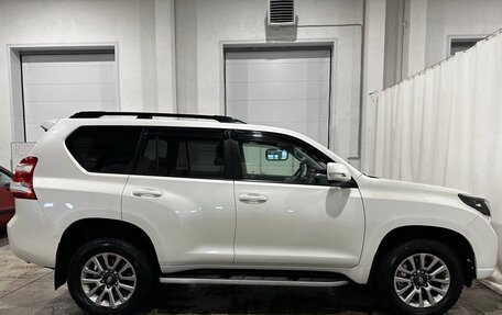 Toyota Land Cruiser Prado 150 рестайлинг 2, 2017 год, 4 075 000 рублей, 7 фотография