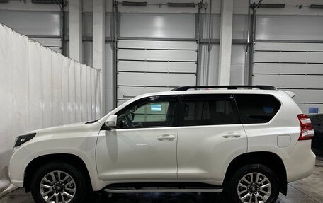 Toyota Land Cruiser Prado 150 рестайлинг 2, 2017 год, 4 075 000 рублей, 4 фотография