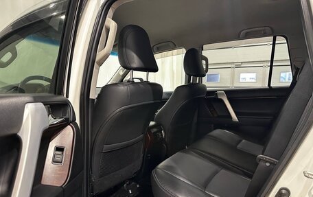 Toyota Land Cruiser Prado 150 рестайлинг 2, 2017 год, 4 075 000 рублей, 18 фотография