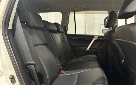 Toyota Land Cruiser Prado 150 рестайлинг 2, 2017 год, 4 075 000 рублей, 26 фотография