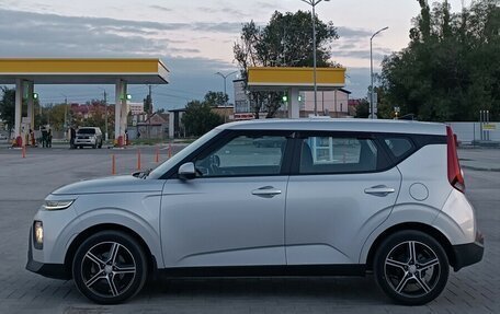 KIA Soul III, 2021 год, 1 940 000 рублей, 2 фотография