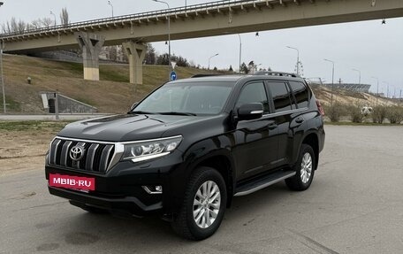 Toyota Land Cruiser Prado 150 рестайлинг 2, 2018 год, 5 300 000 рублей, 2 фотография