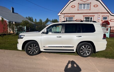 Toyota Land Cruiser 200, 2017 год, 7 750 000 рублей, 4 фотография