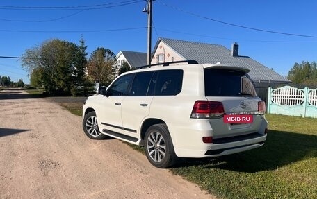 Toyota Land Cruiser 200, 2017 год, 7 750 000 рублей, 5 фотография