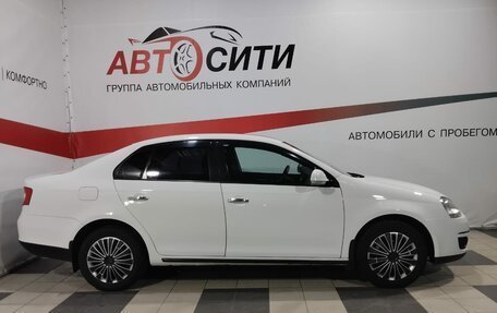 Volkswagen Jetta VI, 2010 год, 697 000 рублей, 8 фотография