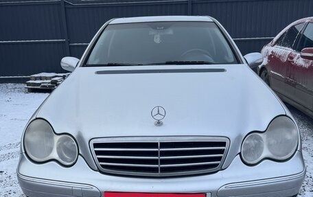 Mercedes-Benz C-Класс, 2004 год, 630 000 рублей, 2 фотография