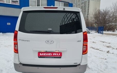 Hyundai Grand Starex Grand Starex I рестайлинг 2, 2020 год, 4 750 000 рублей, 14 фотография