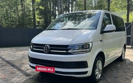 Volkswagen Multivan T6 рестайлинг, 2018 год, 4 900 000 рублей, 2 фотография