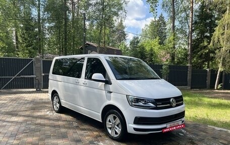 Volkswagen Multivan T6 рестайлинг, 2018 год, 4 900 000 рублей, 5 фотография