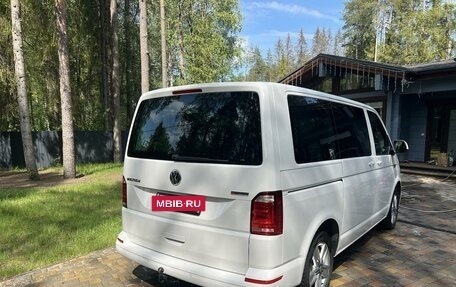 Volkswagen Multivan T6 рестайлинг, 2018 год, 4 900 000 рублей, 6 фотография