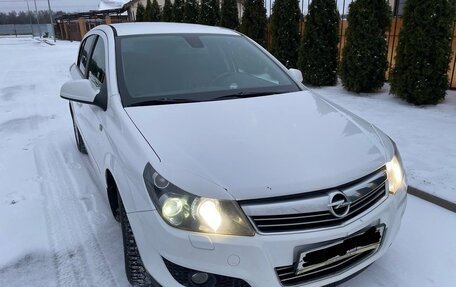 Opel Astra H, 2011 год, 700 000 рублей, 1 фотография