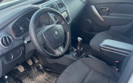 Renault Logan II, 2017 год, 625 000 рублей, 6 фотография