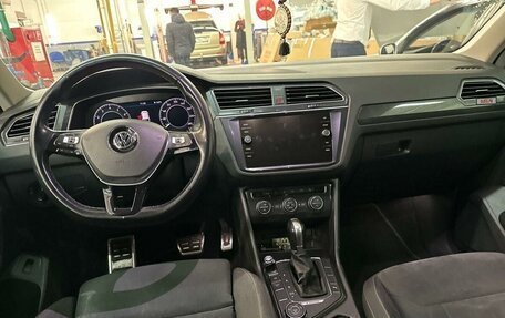 Volkswagen Tiguan II, 2017 год, 2 467 600 рублей, 8 фотография