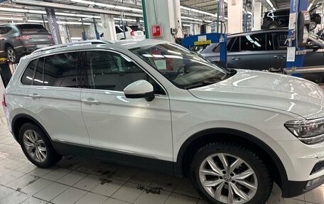 Volkswagen Tiguan II, 2017 год, 2 467 600 рублей, 17 фотография