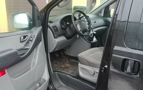 Hyundai H-1 II рестайлинг, 2011 год, 1 570 000 рублей, 8 фотография