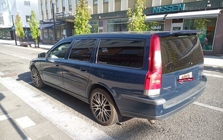 Volvo V70 III рестайлинг, 2001 год, 450 000 рублей, 1 фотография