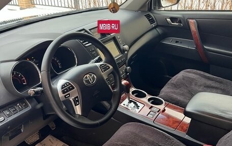 Toyota Highlander III, 2013 год, 2 430 000 рублей, 6 фотография