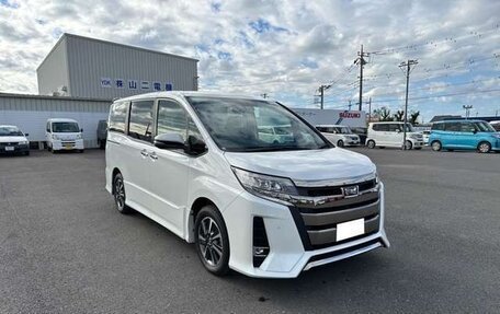 Toyota Noah III, 2021 год, 2 200 000 рублей, 1 фотография