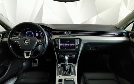 Volkswagen Passat B8 рестайлинг, 2015 год, 2 315 700 рублей, 10 фотография