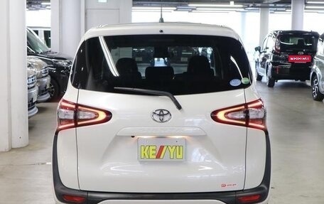 Toyota Sienta II, 2016 год, 1 170 000 рублей, 2 фотография