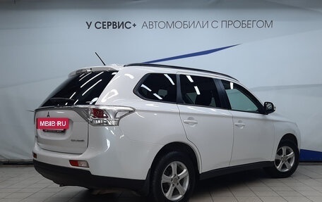 Mitsubishi Outlander III рестайлинг 3, 2013 год, 1 640 000 рублей, 3 фотография