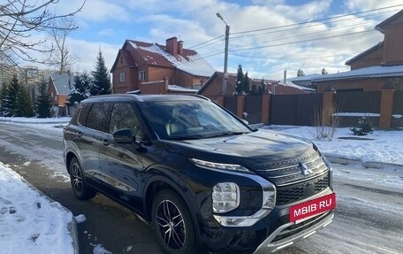 Mitsubishi Outlander, 2023 год, 4 200 000 рублей, 6 фотография