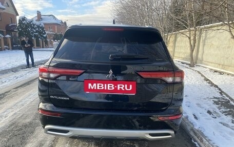 Mitsubishi Outlander, 2023 год, 4 200 000 рублей, 4 фотография