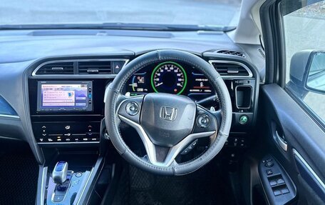 Honda Shuttle II, 2015 год, 1 280 000 рублей, 31 фотография