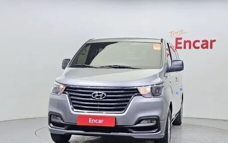 Hyundai Grand Starex Grand Starex I рестайлинг 2, 2021 год, 2 555 500 рублей, 1 фотография