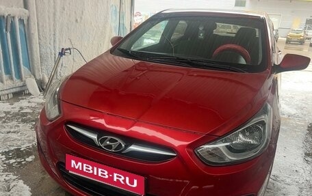 Hyundai Solaris II рестайлинг, 2011 год, 700 000 рублей, 4 фотография