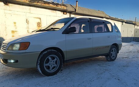 Toyota Ipsum II, 1997 год, 600 000 рублей, 2 фотография