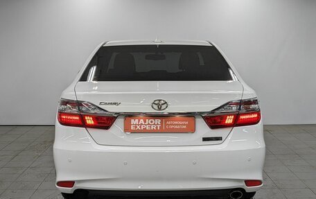 Toyota Camry, 2017 год, 2 690 000 рублей, 6 фотография