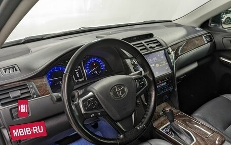 Toyota Camry, 2017 год, 2 690 000 рублей, 13 фотография