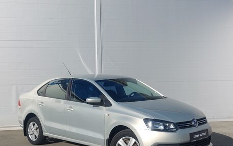 Volkswagen Polo VI (EU Market), 2011 год, 845 000 рублей, 2 фотография