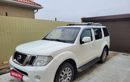 Nissan Pathfinder, 2011 год, 1 920 000 рублей, 3 фотография