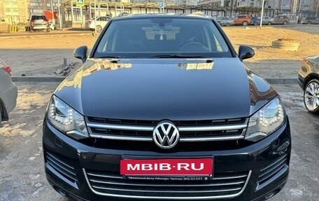 Volkswagen Touareg III, 2012 год, 2 038 000 рублей, 2 фотография