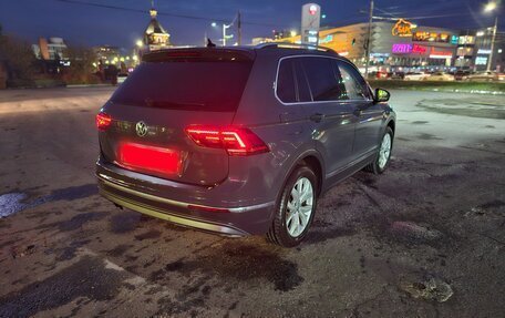 Volkswagen Tiguan II, 2018 год, 2 700 000 рублей, 2 фотография