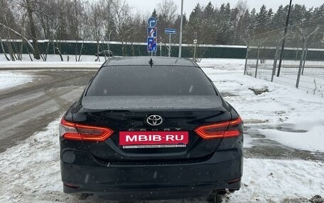 Toyota Camry, 2018 год, 2 800 000 рублей, 4 фотография